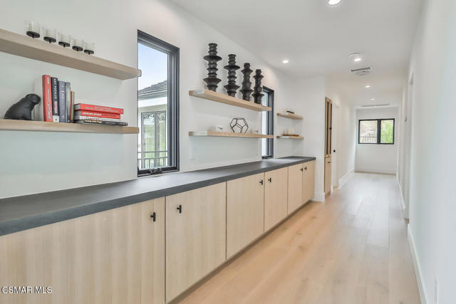 31754 Foxfield Drive, Westlake Village CA: https://media.crmls.org/mediaz/452e5267-0608-435f-9ace-b6f80cbec9ee.jpg