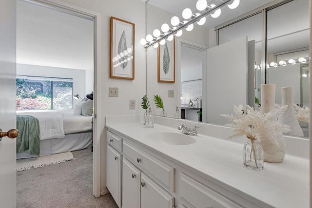 2140 Santa Cruz Avenue, Menlo Park CA: https://media.crmls.org/mediaz/452e72f5-a130-425b-9354-b829fb7aa684.jpg