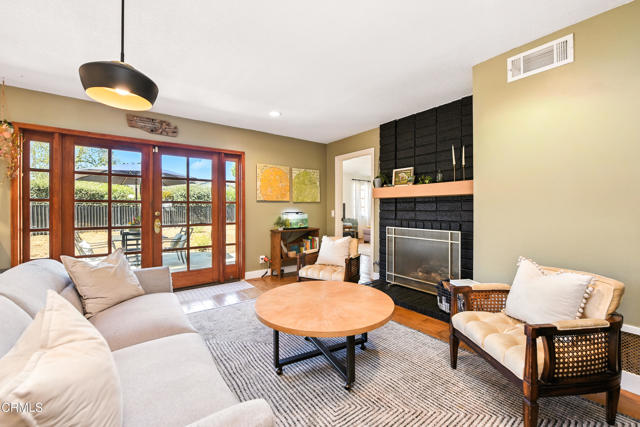 497 Azalea Street, Thousand Oaks CA: https://media.crmls.org/mediaz/452ea594-81fe-44fc-8b24-95372d207f0f.jpg