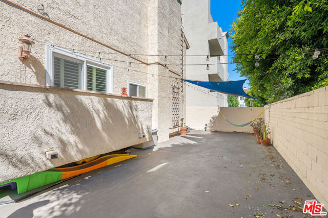 13948 Moorpark Street, Sherman Oaks CA: https://media.crmls.org/mediaz/452ecba5-a7c8-4a3b-ab36-e4daedb52cf2.jpg
