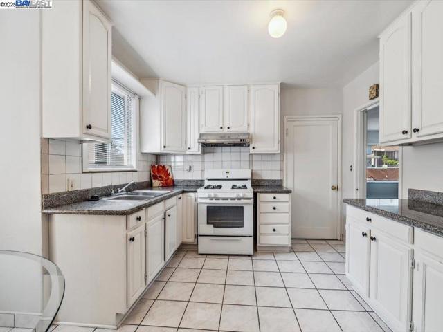 Image 9 of 22 For 3770 39th Ave
