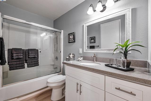14101 e 14th, San Leandro CA: https://media.crmls.org/mediaz/452f2890-5ec9-40e4-ab76-556a0ba4db5f.jpg