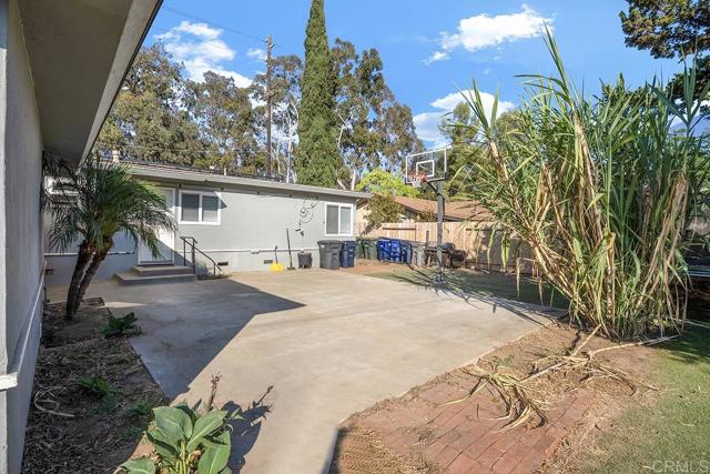 1137 S Pine Street, Escondido CA: https://media.crmls.org/mediaz/452f48a9-7d69-4aa2-aa1b-605aa9e48e14.jpg