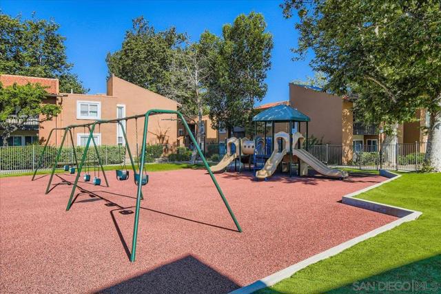 17147 W W Bernardo Dr, San Diego CA: https://media.crmls.org/mediaz/452f7d3e-3910-444d-b115-dc0bc54d461a.jpg