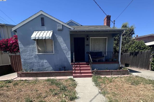 574 Juana Ave, San Leandro CA: https://media.crmls.org/mediaz/453039d5-9021-458e-977a-07c3e06dbd57.jpg