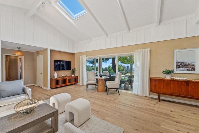 33 Aqua View Drive, Watsonville CA: https://media.crmls.org/mediaz/453050af-b410-4f7d-9f0f-63be1a5d94ce.jpg