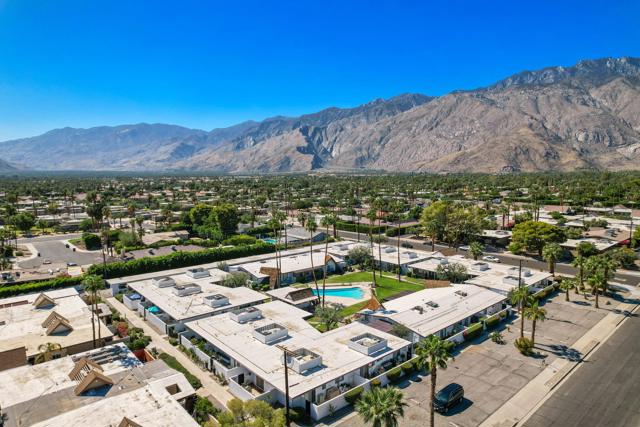 1943 E Tachevah Drive, Palm Springs CA: https://media.crmls.org/mediaz/45307167-94f8-47ab-bd41-ab75003ae9b1.jpg