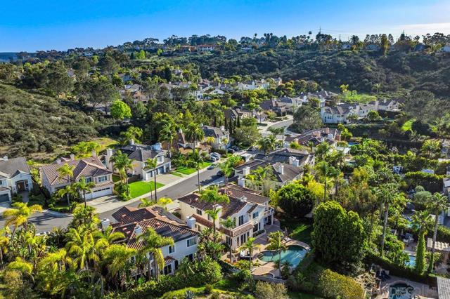 4798 Thurston Pl, San Diego CA: https://media.crmls.org/mediaz/45310c43-c308-4d16-9856-10335d1c0ba7.jpg