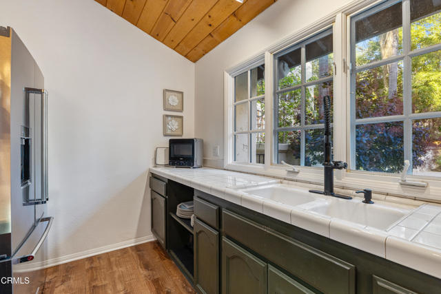 5321 Alta Canyada Road, La Canada Flintridge CA: https://media.crmls.org/mediaz/4531ccbf-9d7d-44db-a755-84daa5201b94.jpg