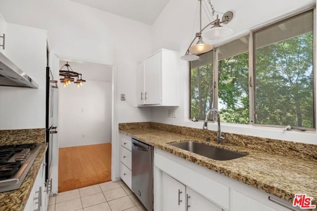 20553 Califa Street, Woodland Hills CA: https://media.crmls.org/mediaz/45335e4c-d5f2-46a7-aecc-320dcb7fa534.jpg