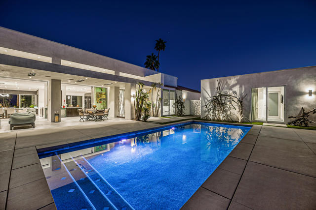 49120 Sunrose Lane, Palm Desert CA: https://media.crmls.org/mediaz/453517c9-f5aa-4729-8d36-d505edeffaa8.jpg