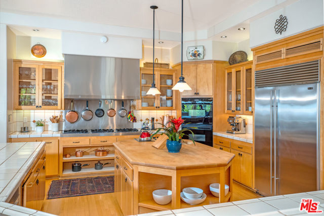 3756 FOOTHILL ESTATE (Private Lane) Road, Santa Barbara CA: https://media.crmls.org/mediaz/45354ac9-e594-4d7c-b292-f5cf0a9f474d.jpg