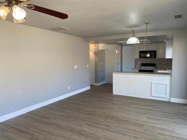 Image 5 of 24 For 259 West Fallbrook Avenue