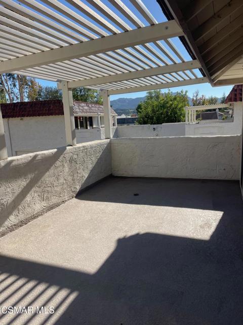 1223 Landsburn Circle, Westlake Village CA: https://media.crmls.org/mediaz/45355c6d-2291-4ccc-8a2b-3cc516457958.jpg