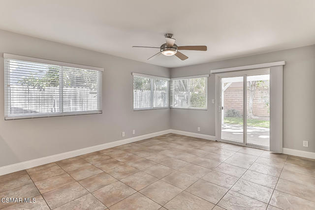 160 Cottage Grove Avenue, Camarillo CA: https://media.crmls.org/mediaz/45356a7a-cc38-4603-8d1f-d5a8403630ad.jpg