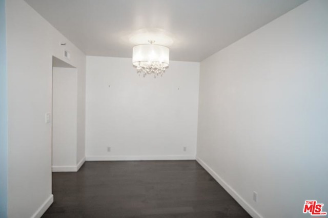 600 W 9Th Street, Los Angeles CA: https://media.crmls.org/mediaz/4535c9e9-0726-48c1-bcb9-b4e5fcd0b9b8.jpg