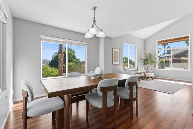 Detail Gallery Image 11 of 55 For 209 Journeys End, Vista,  CA 92083 - 4 Beds | 2/1 Baths