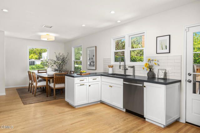 1134 Bella Vista Avenue, Pasadena CA: https://media.crmls.org/mediaz/45372e6b-8036-4209-9a21-33db04ea35b8.jpg