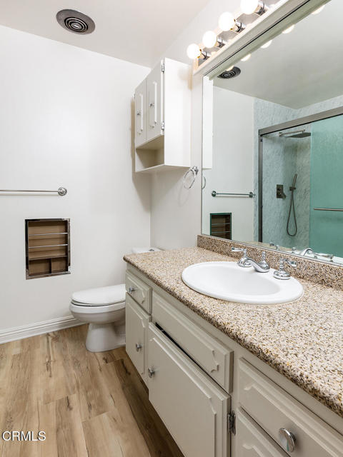 Detail Gallery Image 18 of 27 For 9645 Woodley Ave, North Hills,  CA 91343 - 3 Beds | 2 Baths
