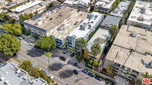 11952 Montana Avenue, Los Angeles CA: https://media.crmls.org/mediaz/45376450-53dd-438d-aa35-4dc66baf6fe6.jpg