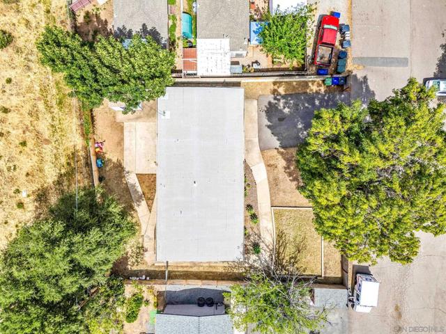 12244 Lakeshore Drive, Lakeside CA: https://media.crmls.org/mediaz/4538af30-1c0f-4a2e-ad4e-714e5a24c755.jpg