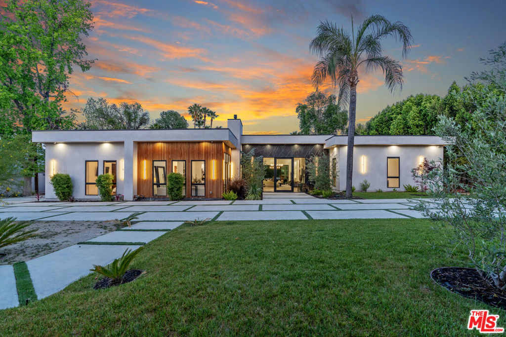 5354 Vanalden Avenue