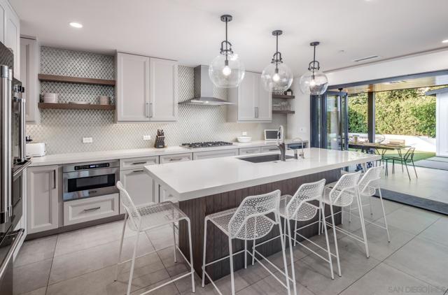 1303 Hermes Ave, Encinitas CA: https://media.crmls.org/mediaz/4539ba77-90fc-4fe7-9a6f-060ac28edeb9.jpg