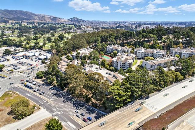 332 Philip Drive, Daly City CA: https://media.crmls.org/mediaz/453abc8b-99dd-4c55-a1be-882c3c13e4ff.jpg