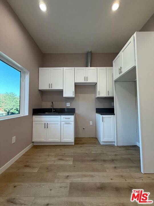 10212 Kalua Drive, Sunland CA: https://media.crmls.org/mediaz/453ac813-2029-4b7e-b11d-3f377989fbcb.jpg