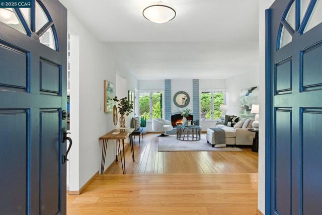 575 Old Orchard Dr, Danville CA: https://media.crmls.org/mediaz/453c4568-8578-4df1-9955-1661319ffa82.jpg