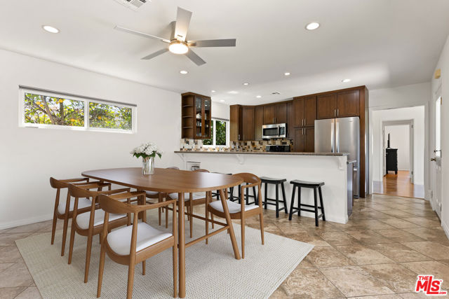7818 Toland Avenue, Los Angeles CA: https://media.crmls.org/mediaz/453cb300-2852-4d01-85ba-58bff41f097c.jpg