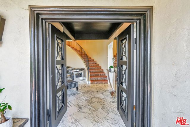 7942 Hillside Avenue, Los Angeles, California 90046, 5 Bedrooms Bedrooms, ,5 BathroomsBathrooms,Single Family Residence,For Sale,Hillside,24433131