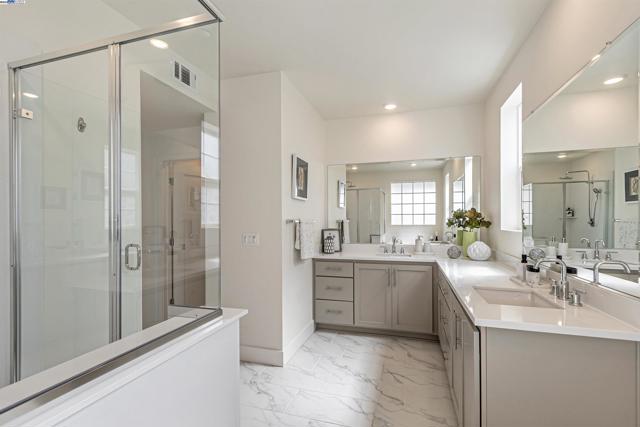 37389 Salt Grass Rd, Newark CA: https://media.crmls.org/mediaz/453ceba1-e4d7-4b4b-8c64-bc1f2a4a424c.jpg