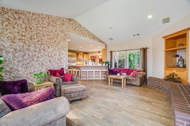 35135 Caprock Road, Santa Clarita CA: https://media.crmls.org/mediaz/453e6ad3-e2a8-4de1-97ae-e44f8ee0b6c8.jpg