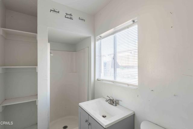 Detail Gallery Image 31 of 39 For 1530 Pearl St, Bakersfield,  CA 93305 - 4 Beds | 2 Baths