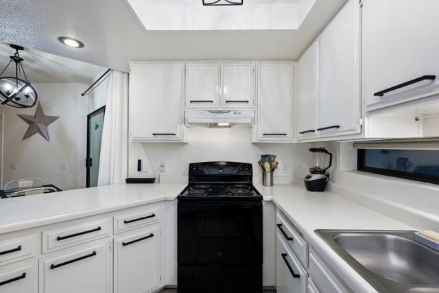 255 S Avenida Caballeros #302, Palm Springs, CA 92262