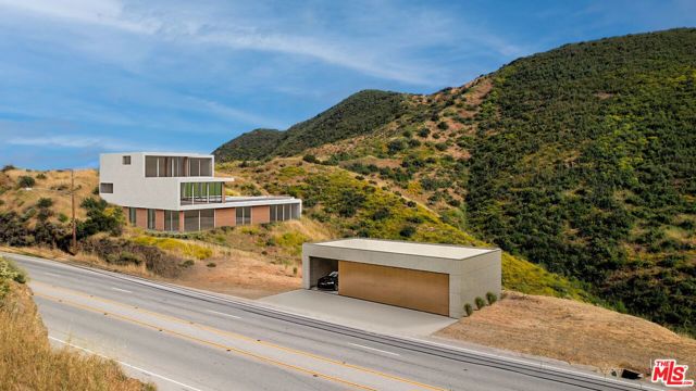 0 Kanan Road, Agoura CA: https://media.crmls.org/mediaz/453faa3a-a5e1-4154-a7a1-430aaecf5697.jpg