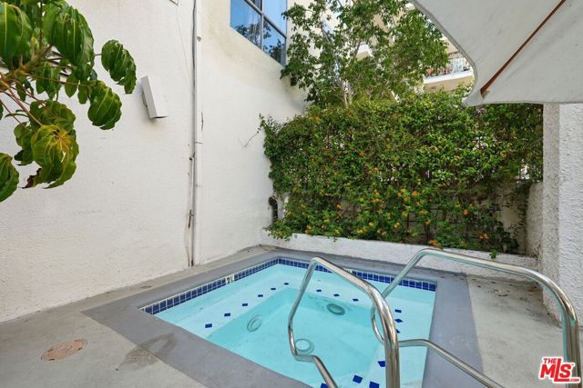7270 Hillside Avenue, Los Angeles CA: https://media.crmls.org/mediaz/453fae44-08a6-4520-8b77-23cf0339de38.jpg