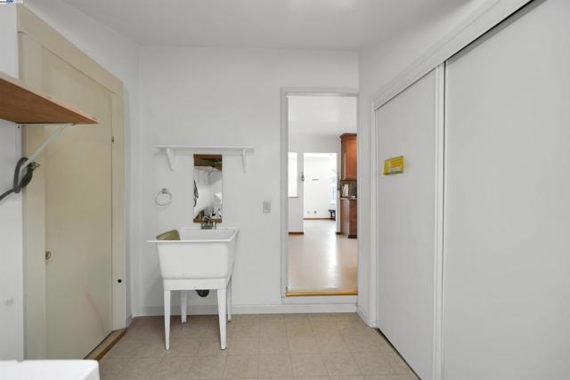 75 Kilkare Rd, Sunol CA: https://media.crmls.org/mediaz/4540bbb4-dab3-4042-9027-edfd9bbdc6b7.jpg