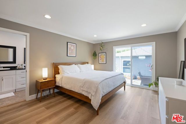 3551 S Bentley Avenue, Los Angeles CA: https://media.crmls.org/mediaz/45417e65-0720-4ea6-a19e-27b8ae0f824c.jpg