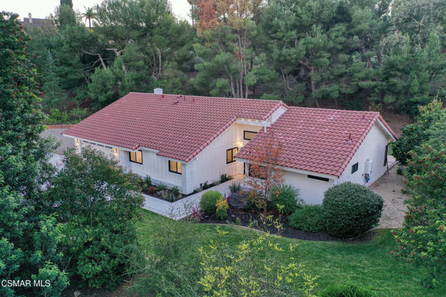 674 Lautrec Court, Thousand Oaks CA: https://media.crmls.org/mediaz/4541a9a3-c522-4160-b5d6-ba60c16fba8f.jpg