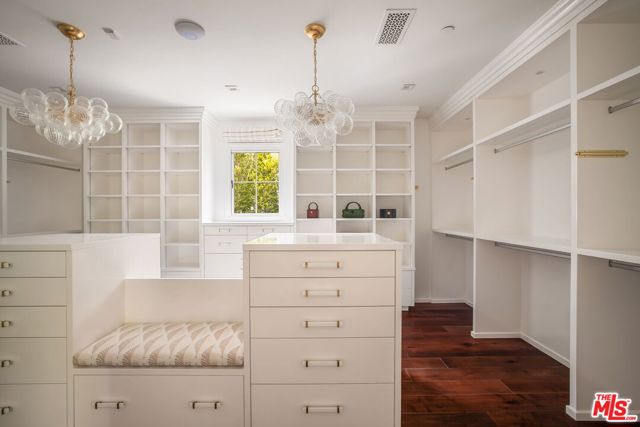 1445 Via Cresta, Pacific Palisades CA: https://media.crmls.org/mediaz/4541ac79-c331-460f-9b5e-5ff0702fb8f2.jpg