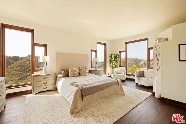 2125 Kew Drive, Los Angeles CA: https://media.crmls.org/mediaz/454253b1-fba2-4ec5-bb0a-e43264d511f8.jpg