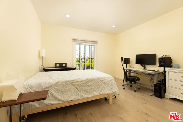 1026 Westchester Place, Los Angeles CA: https://media.crmls.org/mediaz/4542ded9-a435-41ca-ab93-6a6ddb1111d6.jpg