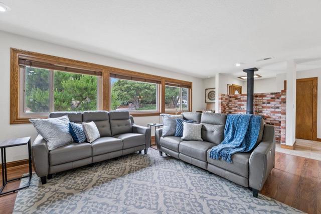17529 Cross Road, Salinas CA: https://media.crmls.org/mediaz/45431e5e-8fc2-460c-88bd-80e560fd33bc.jpg