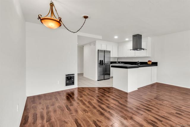 2507 Navarra Dr, Carlsbad CA: https://media.crmls.org/mediaz/45432e8a-c1e9-4d3d-9223-2ebcde301d8b.jpg