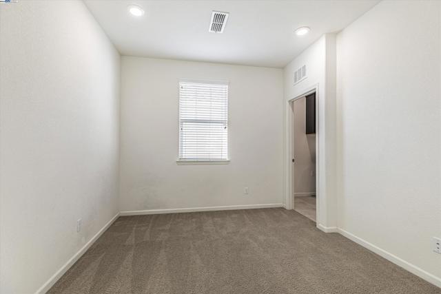 2024 Honey Church Pl, Roseville CA: https://media.crmls.org/mediaz/4543e052-fe9c-41ef-a781-d67a9d86d32d.jpg