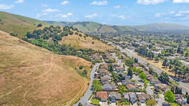 93 Barnes Lane, Fremont CA: https://media.crmls.org/mediaz/4544cc0e-9993-43c2-b498-07ddfa1b17dc.jpg
