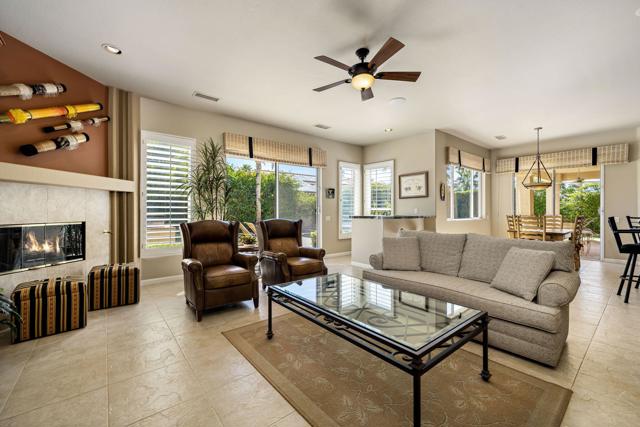 4 Hillcrest Drive, Palm Desert CA: https://media.crmls.org/mediaz/4545b84c-0609-49fd-9e54-103118950a4a.jpg
