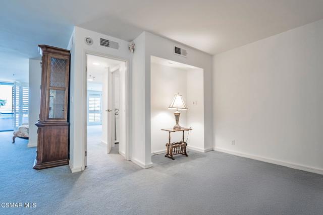 10660 Wilshire Boulevard, Los Angeles CA: https://media.crmls.org/mediaz/454603b9-bb08-4e28-8943-dda36c85f9ff.jpg